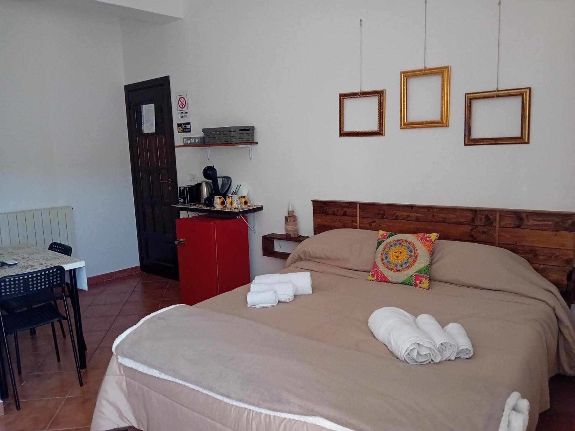 Bed & Breakfast Acquaviva Di Vullo Vincenzo Acquaviva Platani Zimmer foto
